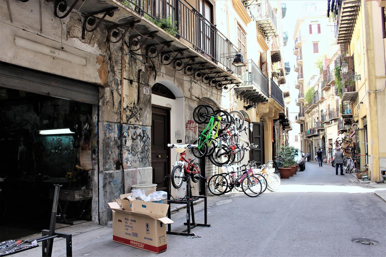 La Via Delle Biciclette Bed & Breakfast Palermo Bagian luar foto